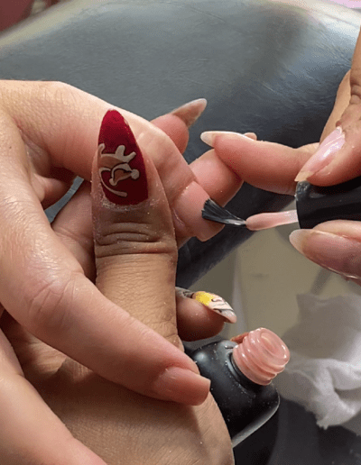 Manicure clienta Villarreal Studio 8